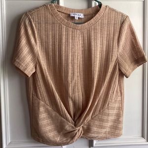 NWOT GILLI Top